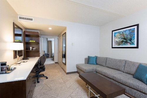 DoubleTree by Hilton Pleasant Prairie Kenosha image 9